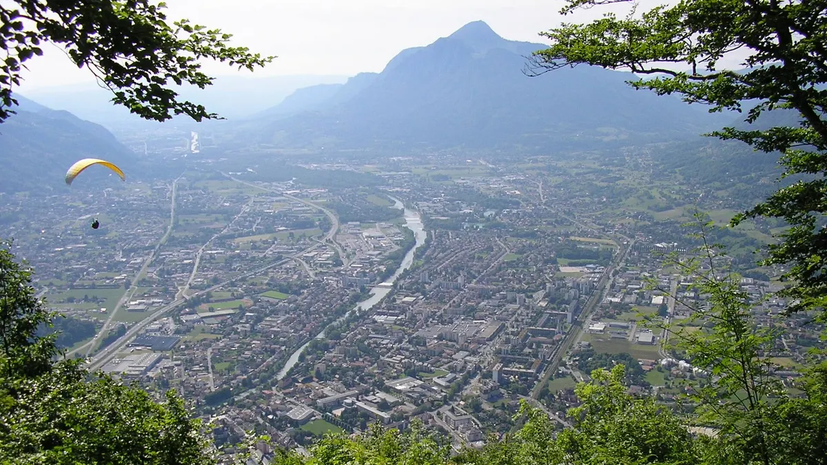 Cluses — vue de la commune