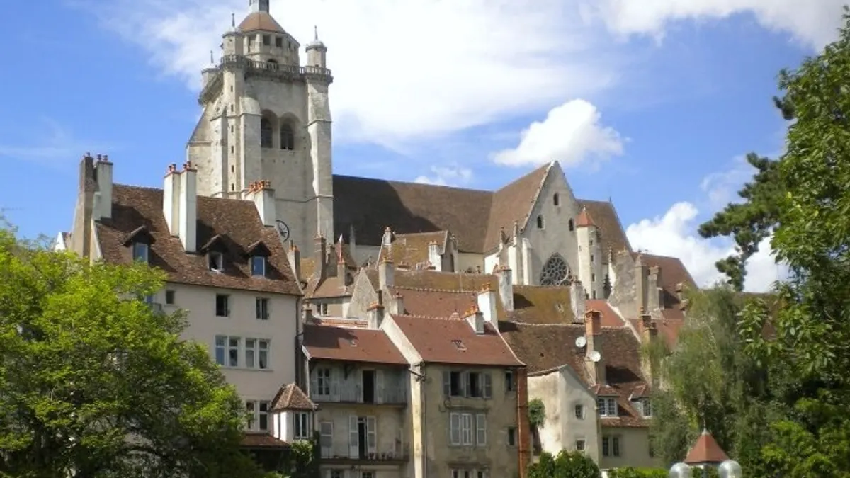 Dole — vue de la commune